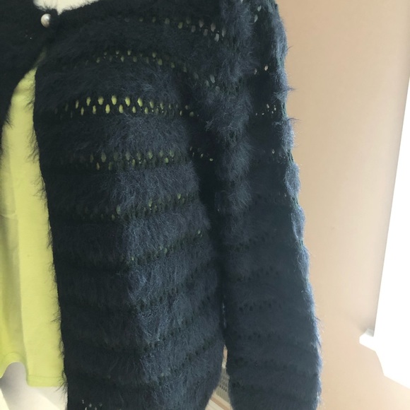 Sioni Black Sweater Cardigan with Pearl Fastener - Picture 4 of 7